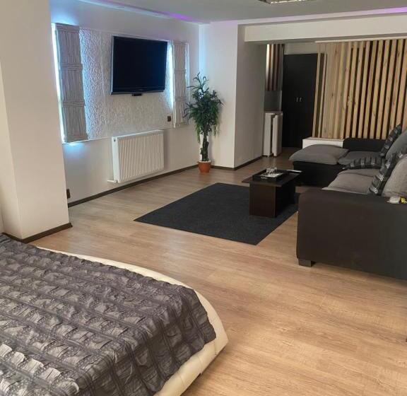 פנסיון Karra Hotels