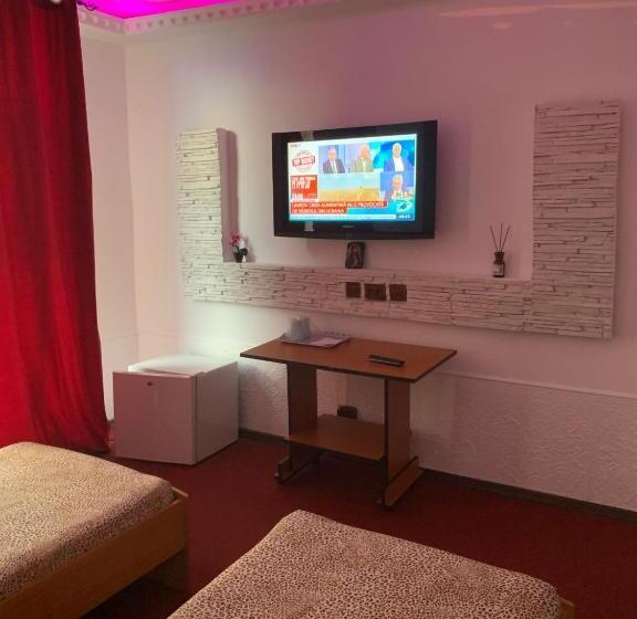 פנסיון Karra Hotels