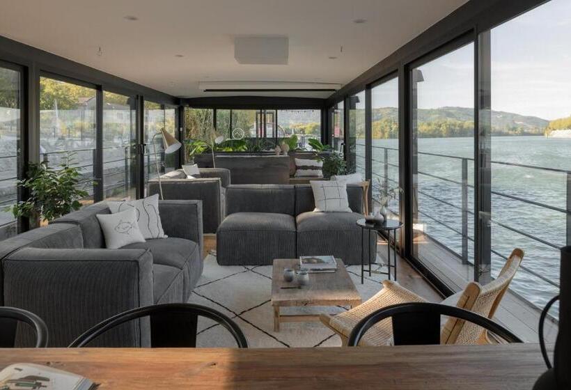 膳宿费 La Peniche   Bed And Bicycle   Tournon