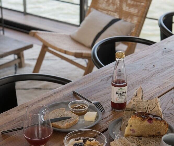 膳宿费 La Peniche   Bed And Bicycle   Tournon