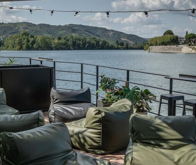 膳宿费 La Peniche   Bed And Bicycle   Tournon