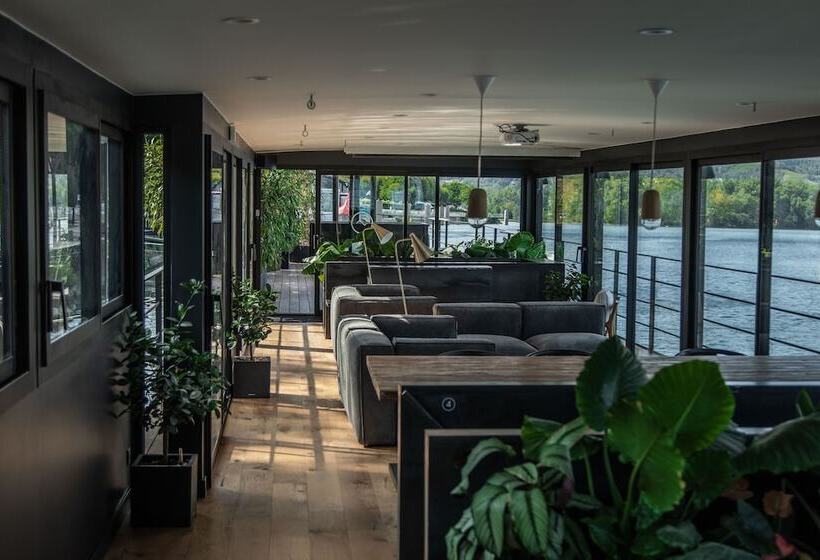 膳宿费 La Peniche   Bed And Bicycle   Tournon