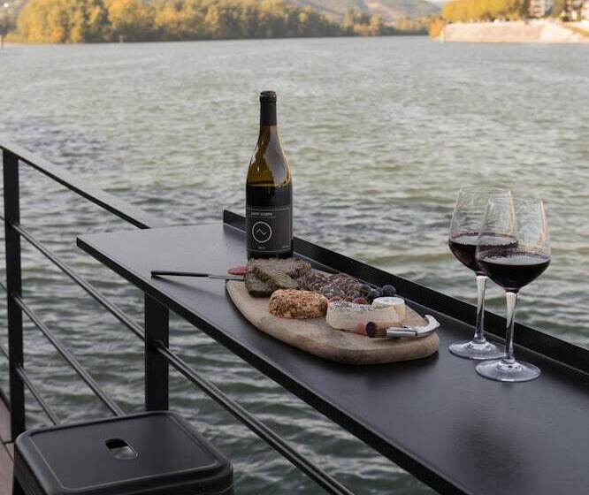 膳宿费 La Peniche   Bed And Bicycle   Tournon