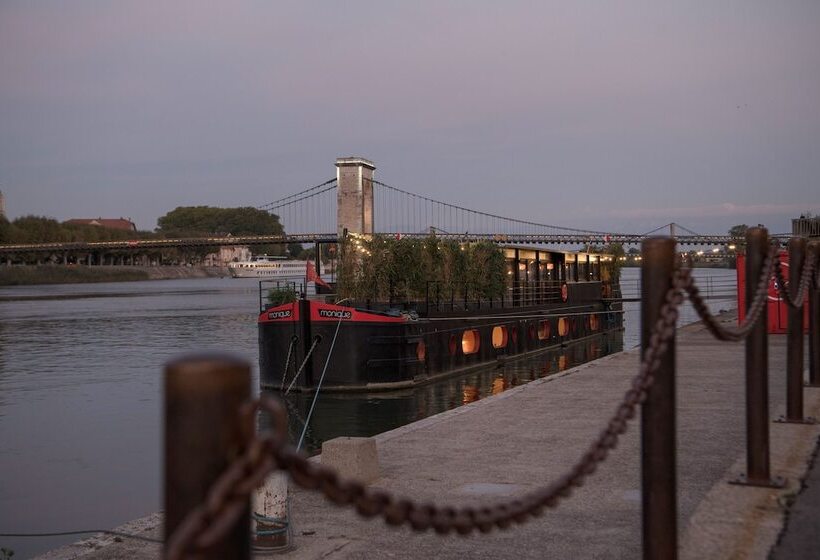 膳宿费 La Peniche   Bed And Bicycle   Tournon