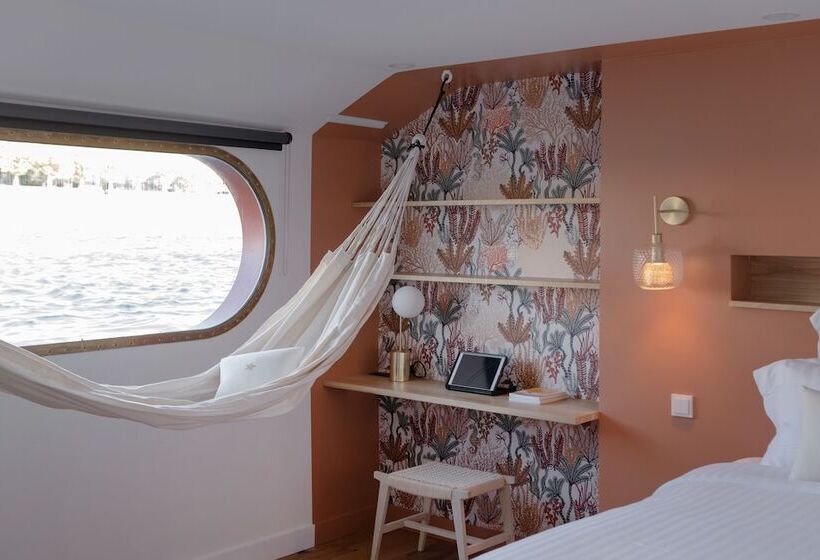 膳宿费 La Peniche   Bed And Bicycle   Tournon