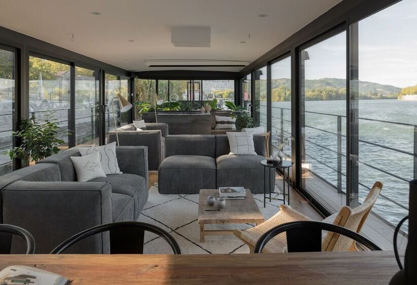 膳宿费 La Peniche   Bed And Bicycle   Tournon