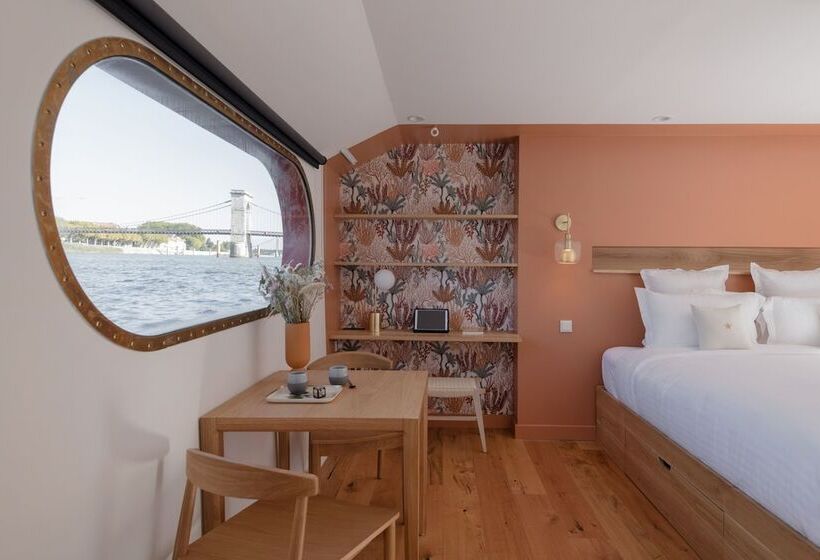 膳宿费 La Peniche   Bed And Bicycle   Tournon