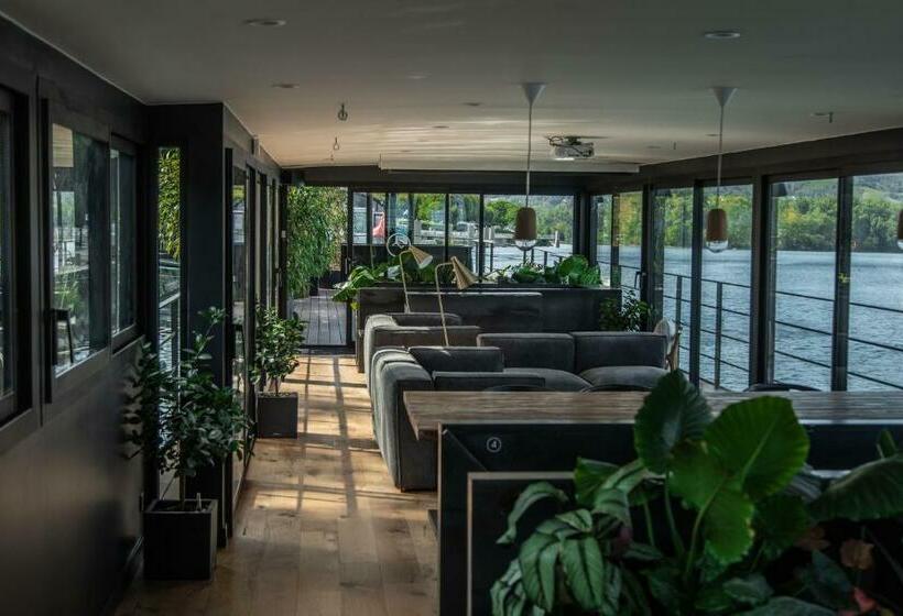 膳宿费 La Peniche   Bed And Bicycle   Tournon