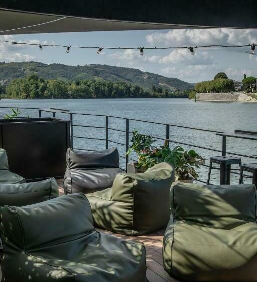 膳宿费 La Peniche   Bed And Bicycle   Tournon