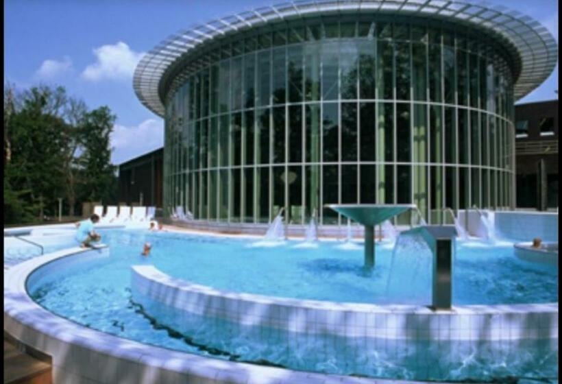 פנסיון Room In Spa