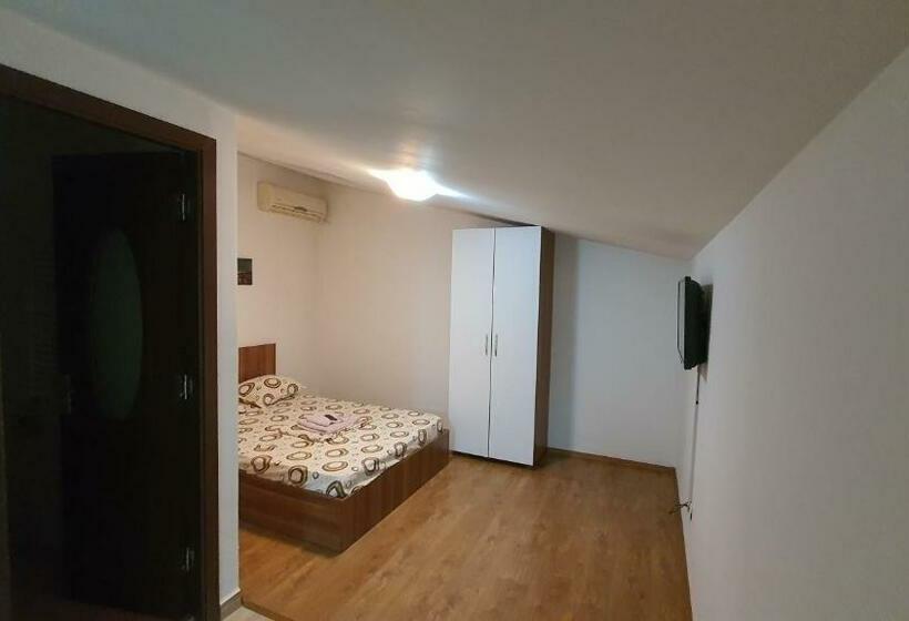 Pensiune Fundeni  Dragonul Rosu