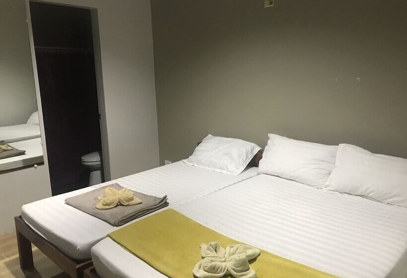 هاستل 2020 Travelers Inn