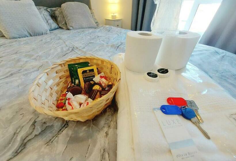 ベッドアンドブレックファースト 3 Guests In A 3 Bed House, Kitchen, Smart Tv In All Rooms, Single,double,ensuite Options Available