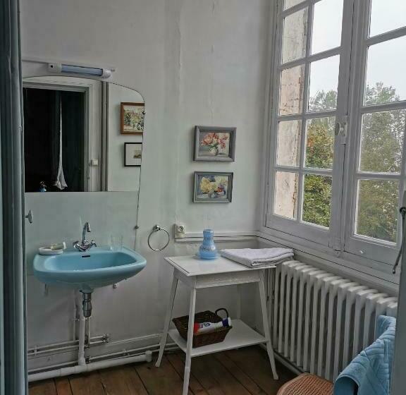 Bed and Breakfast Château De Chasseneuil Sur Bonnieure