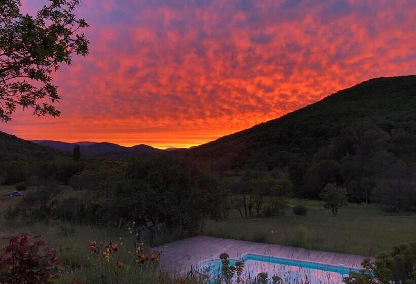 Bed and Breakfast Domaine De Montbarri