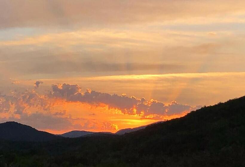 مبيت وإفطار Domaine De Montbarri