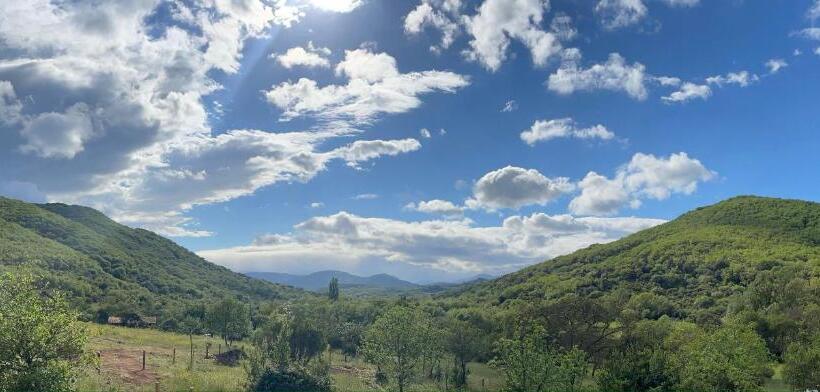 مبيت وإفطار Domaine De Montbarri