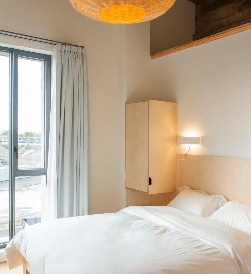 تختخواب و صبحانه Une Chambre à L Economat