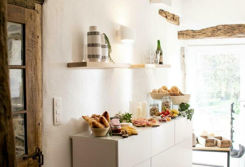 ベッドアンドブレックファースト â Vî Molin