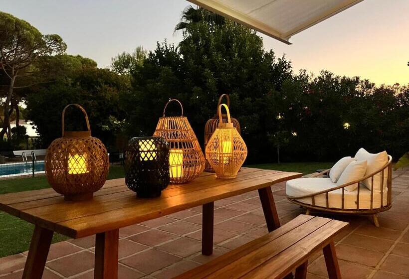 ベッドアンドブレックファースト Villa De La Luz Luxury Guesthouse
