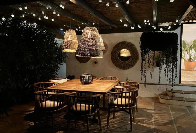 צימר Villa De La Luz Luxury Guesthouse