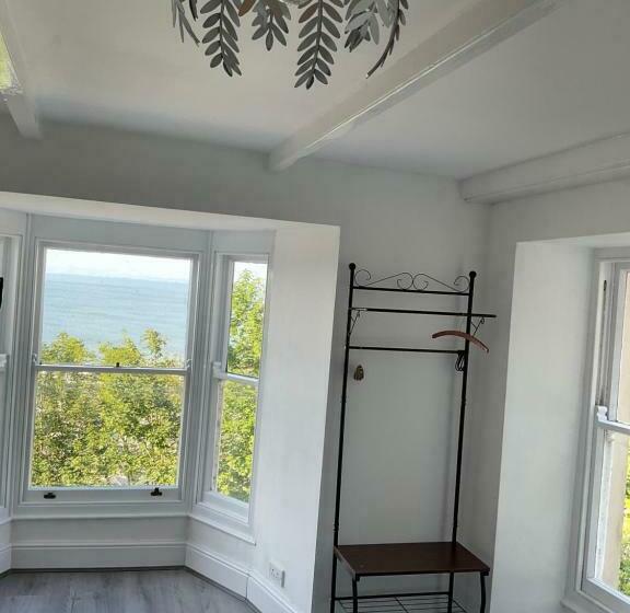 Woodlands Bellevue Bed & Breakfast