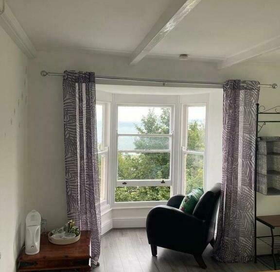 Woodlands Bellevue Bed & Breakfast