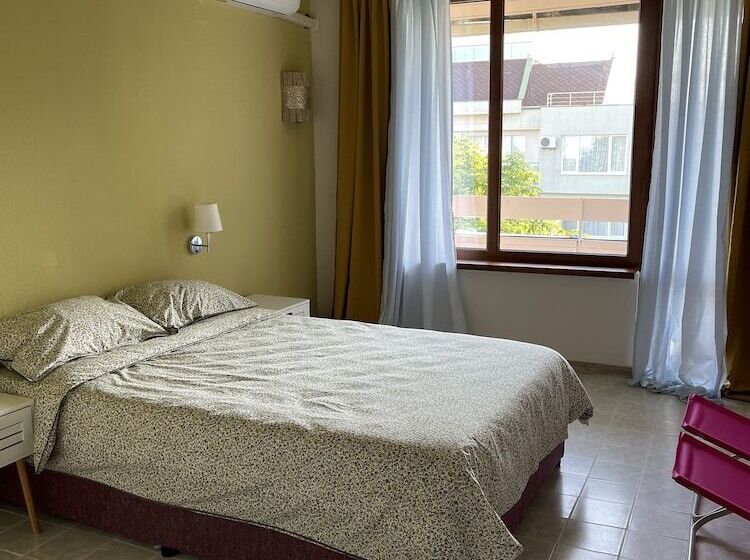 בית מלון כפרי Amadina Garden