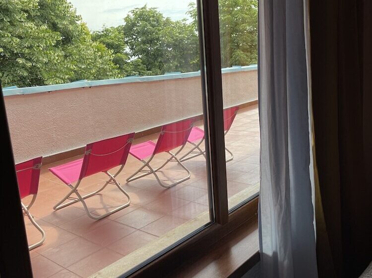 בית מלון כפרי Amadina Garden