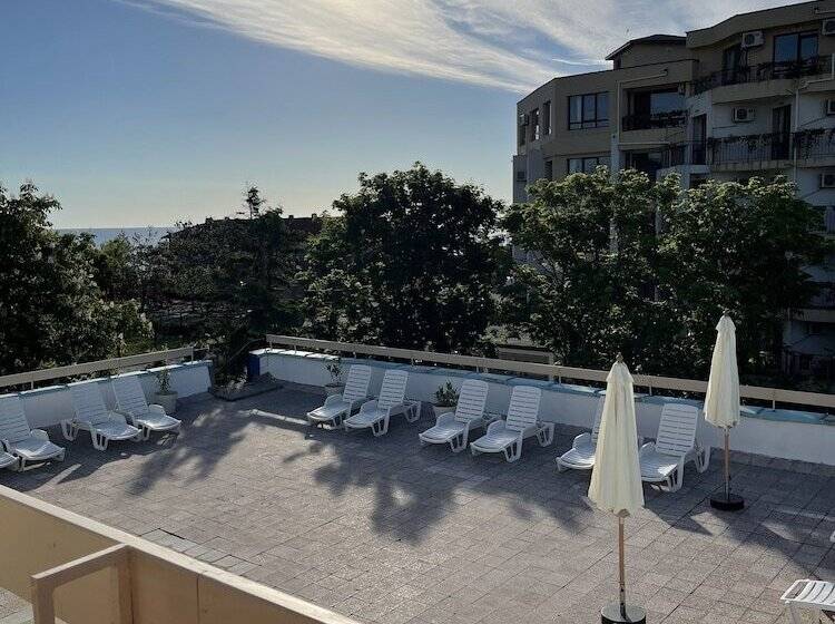 בית מלון כפרי Amadina Garden