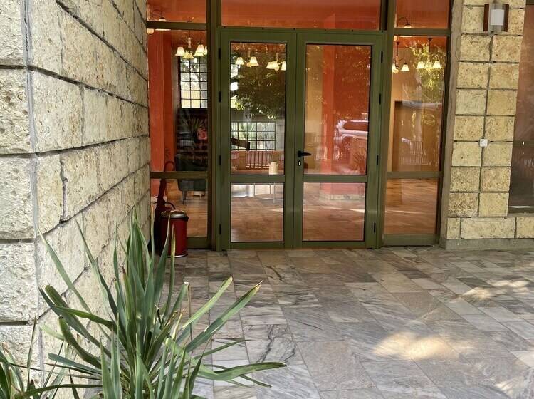 בית מלון כפרי Amadina Garden