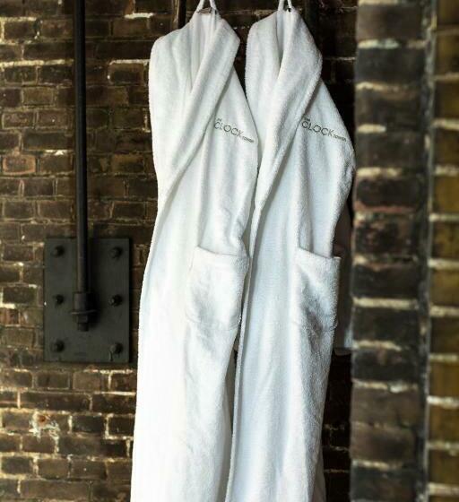 هتل The Clock Tower