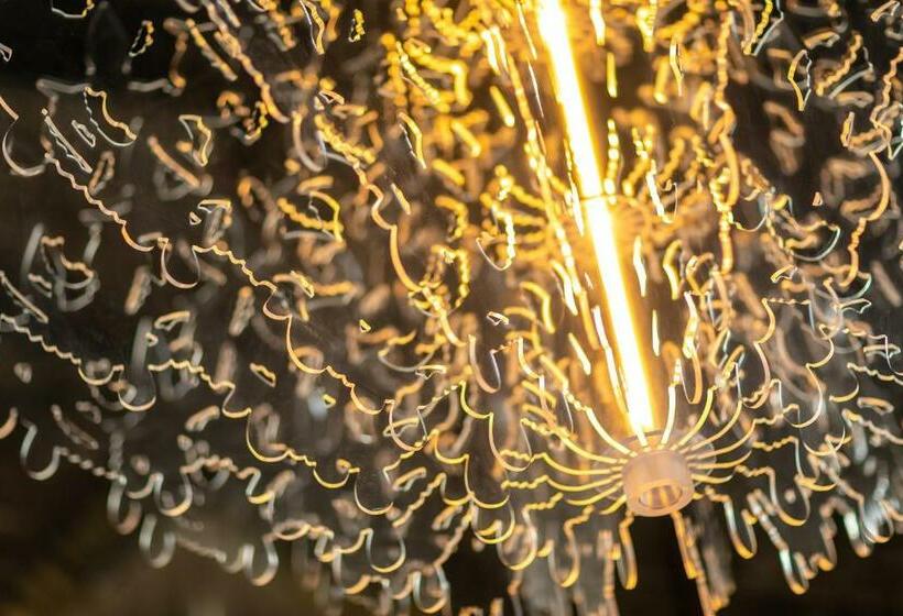 هتل The Clock Tower