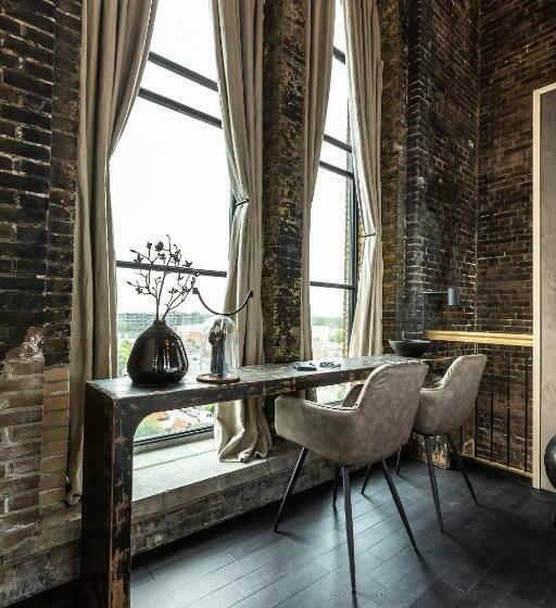 هتل The Clock Tower