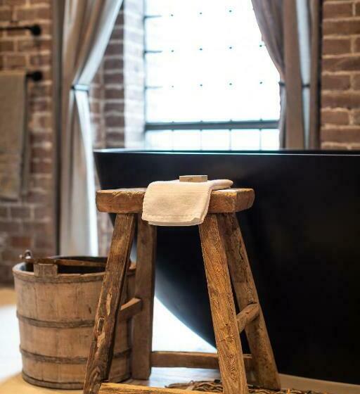 هتل The Clock Tower