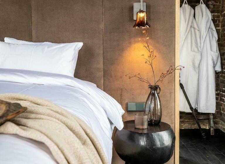 هتل The Clock Tower