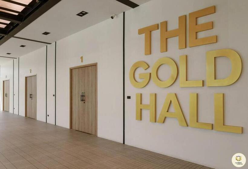 فندق The Gold Living Life