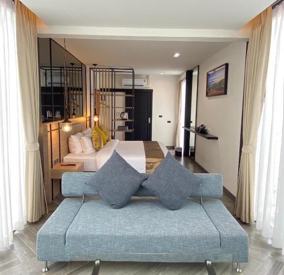 فندق The Gold Living Life