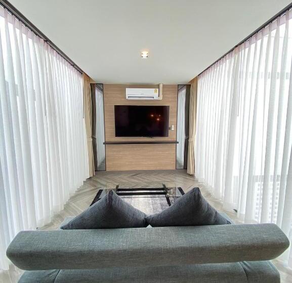 فندق The Gold Living Life