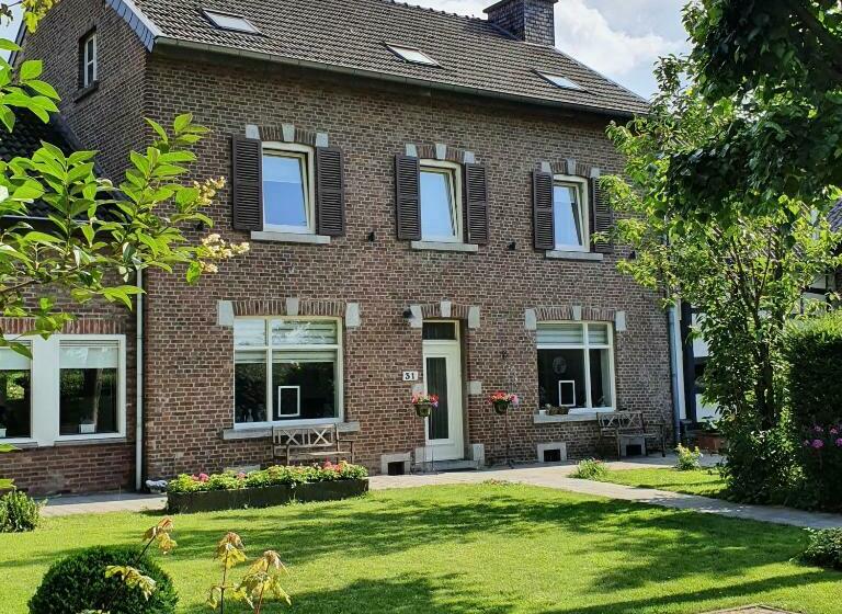 Luxe B&b Vroelen Noorbeek