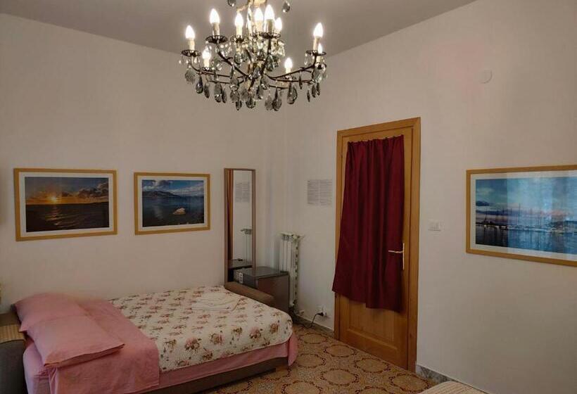 Пансион Gaeta Holidays