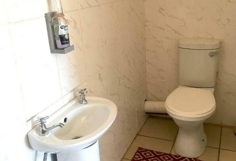 פנסיון Little Farms