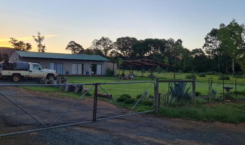 פנסיון Little Farms