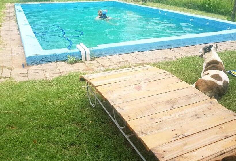 פנסיון Little Farms