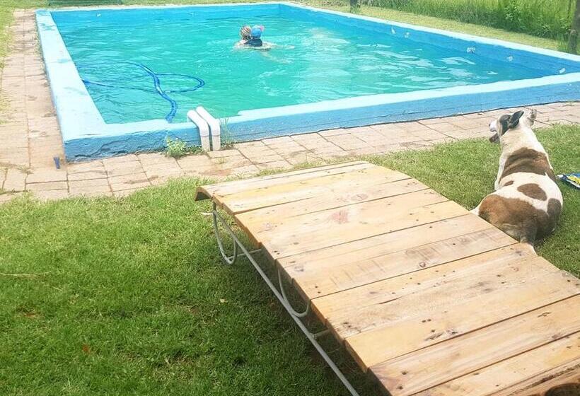 פנסיון Little Farms