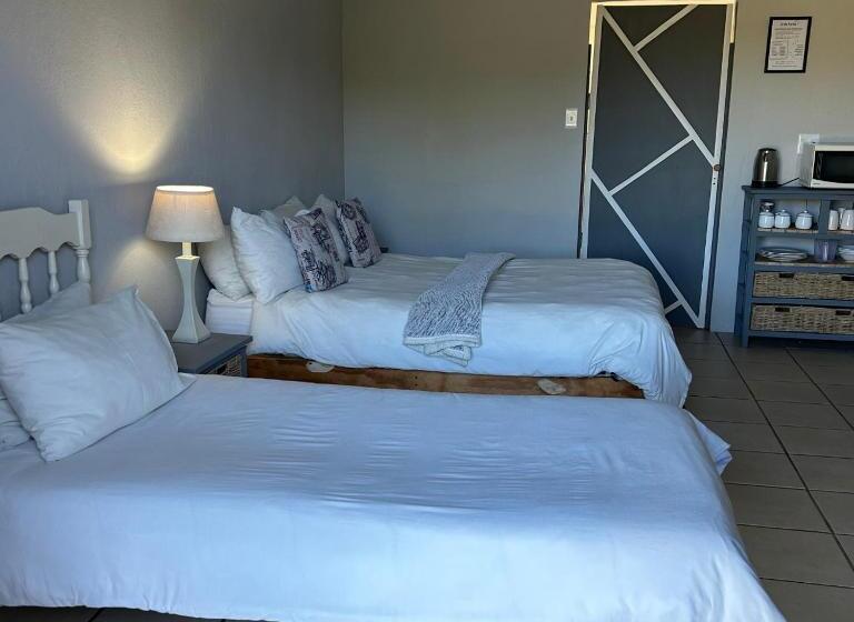 פנסיון Little Farms