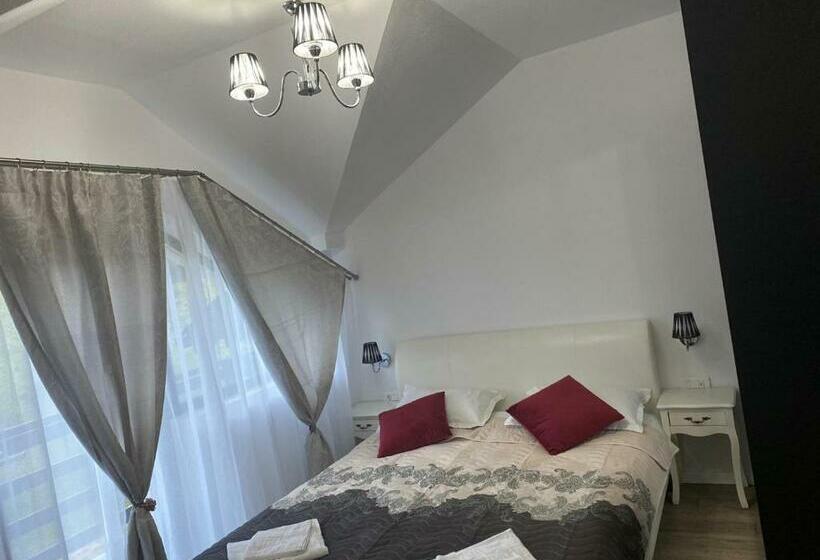 ペンション Perla Muntilor Ponoarele, Padurea De Liliac