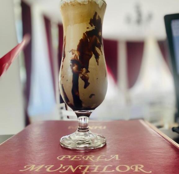 ペンション Perla Muntilor Ponoarele, Padurea De Liliac