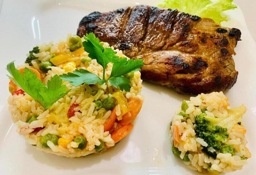 ペンション Perla Muntilor Ponoarele, Padurea De Liliac