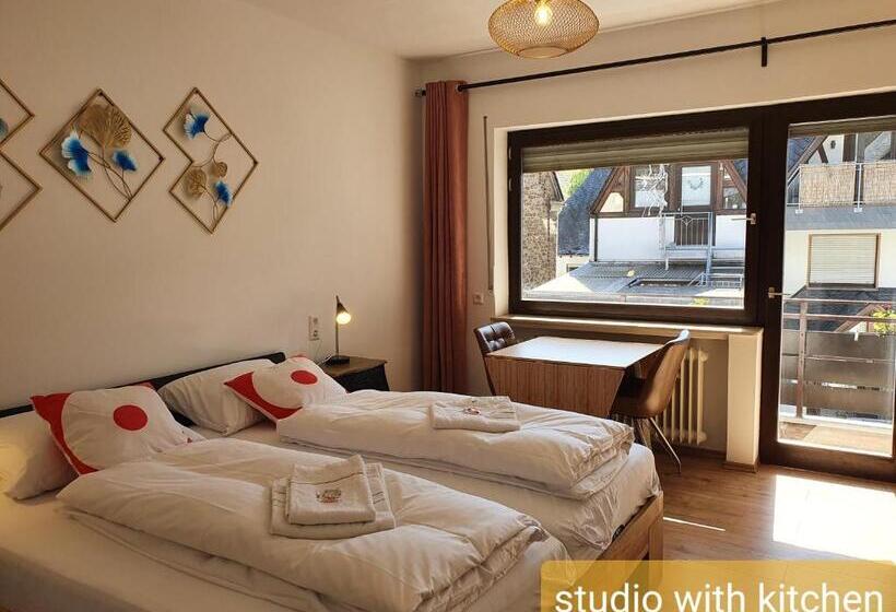 Römerstube Apartments & Rooms